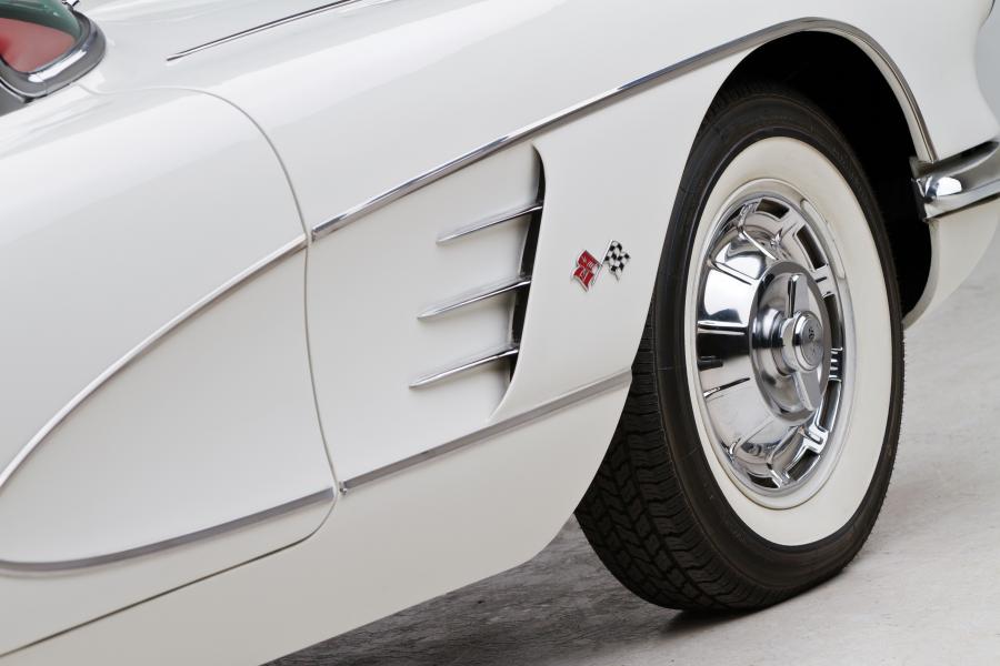  Chevrolet Corvette Roadster 1960 года  (фото 12 из 20)